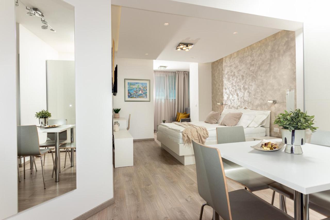 Apartments Lovret Flowers Split Exterior foto