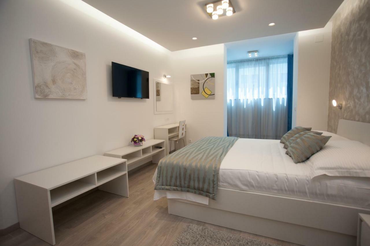 Apartments Lovret Flowers Split Exterior foto