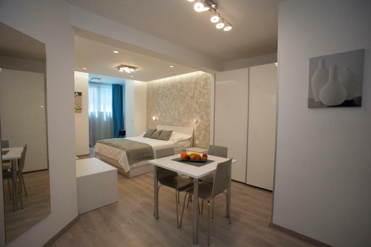Apartments Lovret Flowers Split Exterior foto